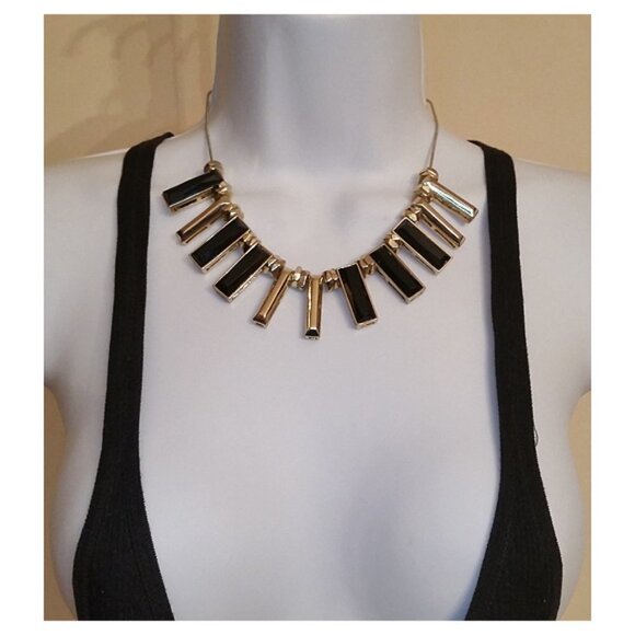 Kenneth cole gold tone dressy costume statement necklace modernist style. - Picture 3 of 7